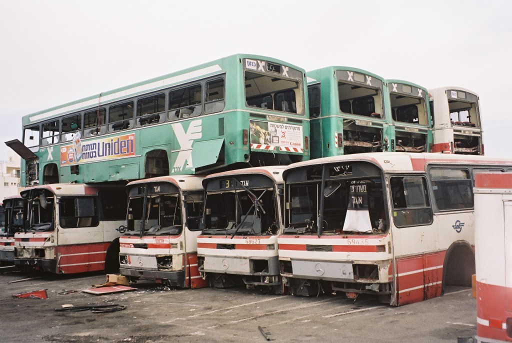 פירוק אוטובוסי &quot;מרצדס 303&quot; שנמכרו למדינות זרות