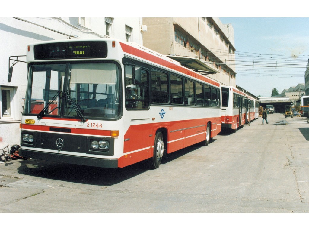 70 שנות רכש אוטובוסים