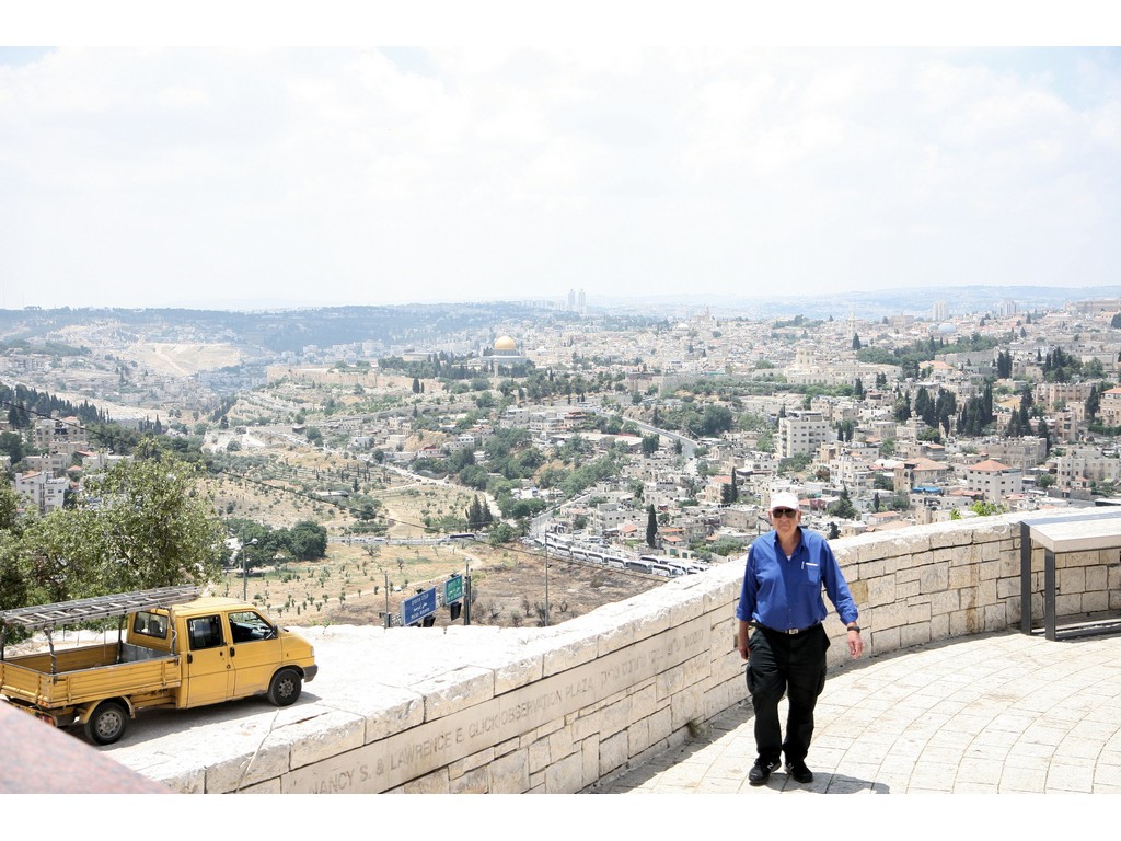 הסיפור על אוטובוס אגד הראשון שעלה להר הצופים ב-1967