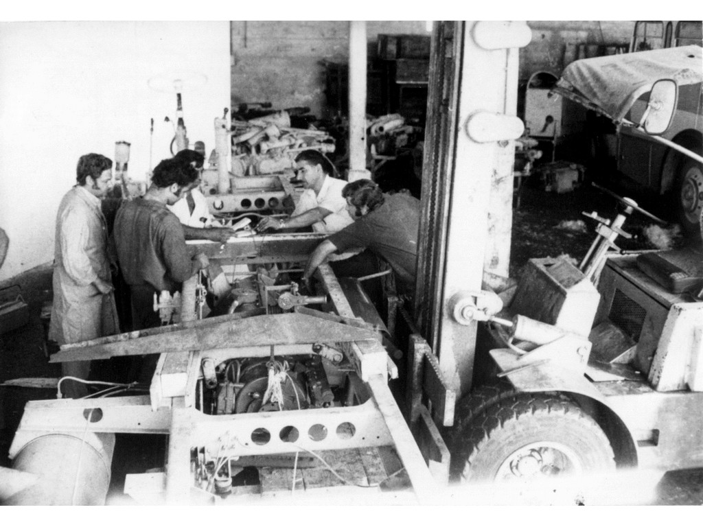 When the Mekasher Garage served as a bus factory