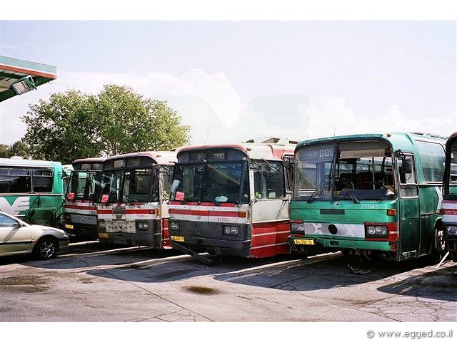 פירוק אוטובוסי "מרצדס 303" שנמכרו למדינות זרות