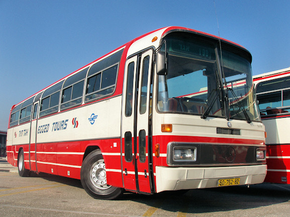 "מרצדס"     O303 1982