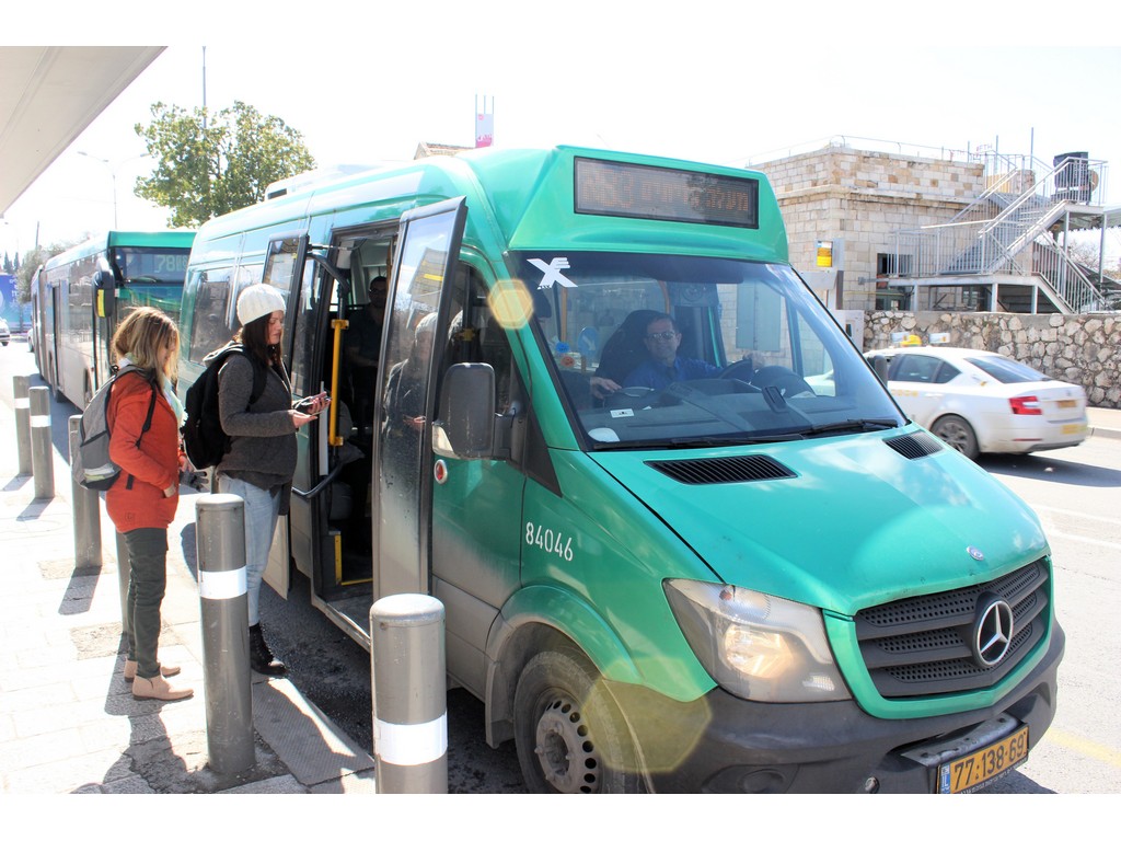 אלי לוי - "הנהג האישי" הקבוע של תושבי מעלה הזיתים