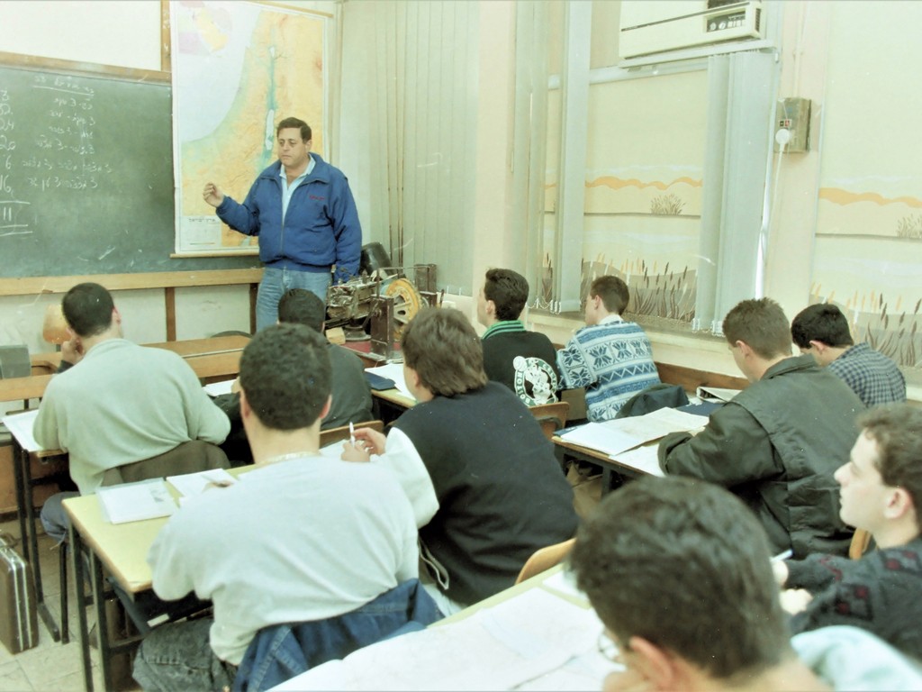 מורי הנהיגה הוותיקים של אגד מתכנסים אחרי 20 שנה